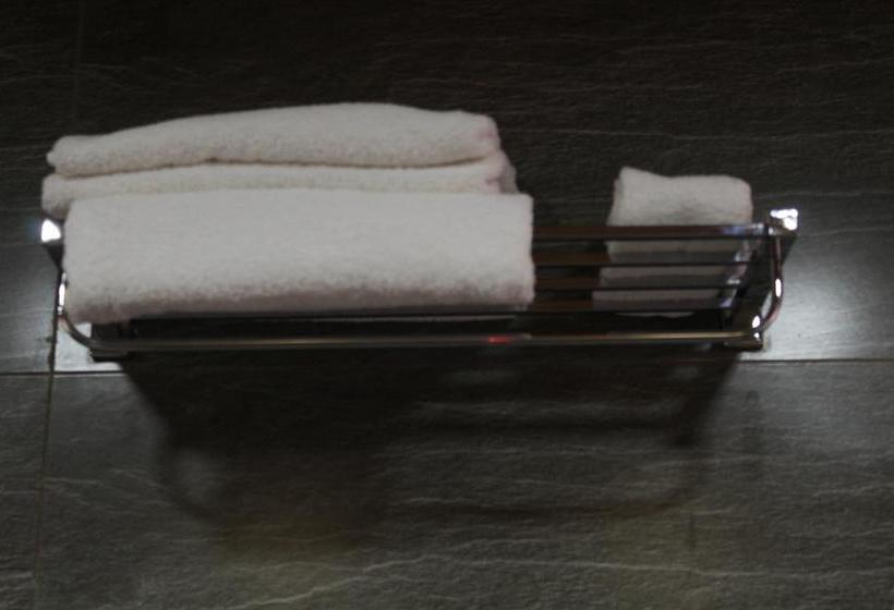 The Pahadi Organic Restaurant And Motel 9