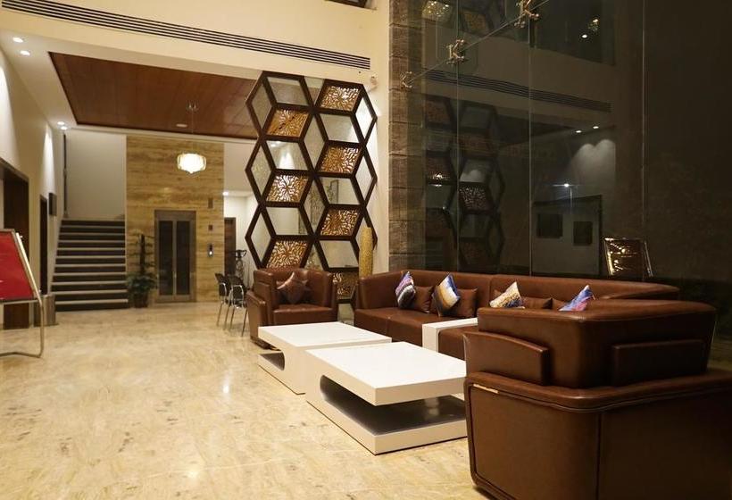 Hotel The Mystic Palms 9