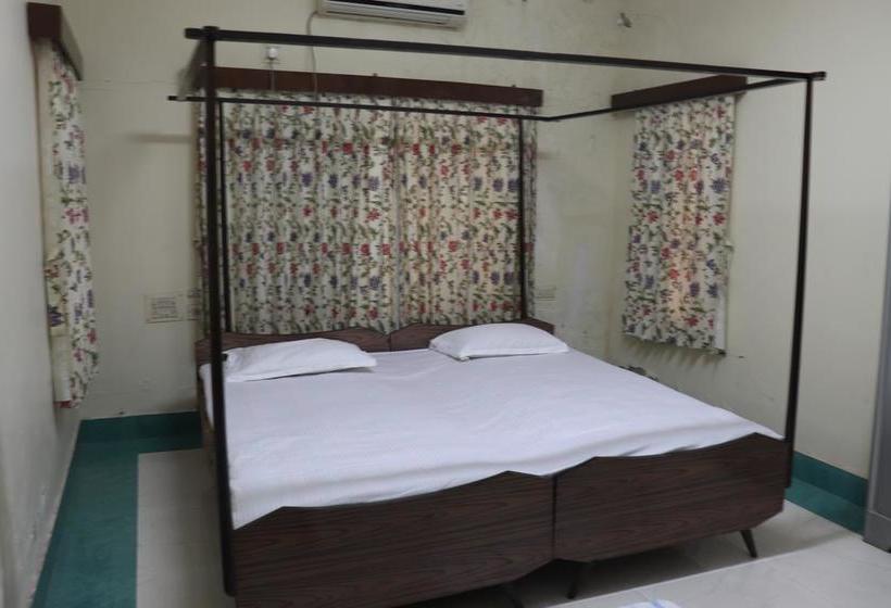 Bed and Breakfast Saptarshi Bungalow 2
