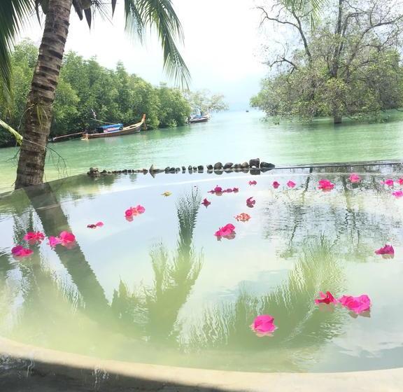 Mook Tamarind Resort 3