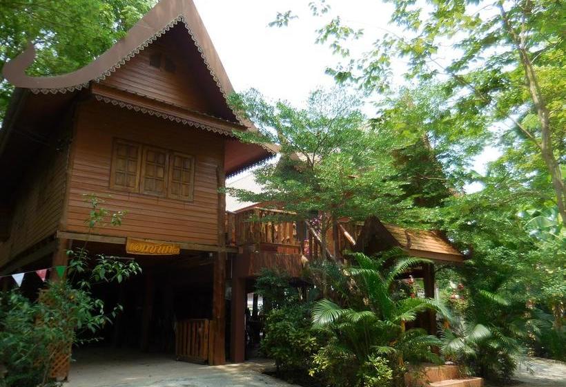 Akechanok Resort&homestay 15