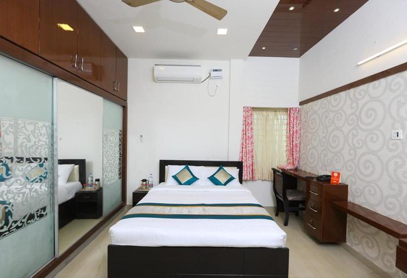 Hotel Oyo 10701 Moukthi Apartment 1