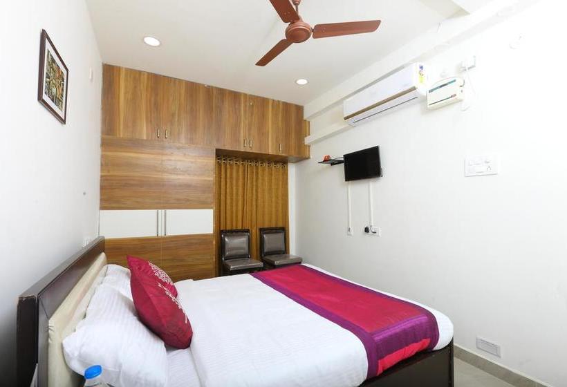 Hotel Oyo 10701 Moukthi Apartment 17