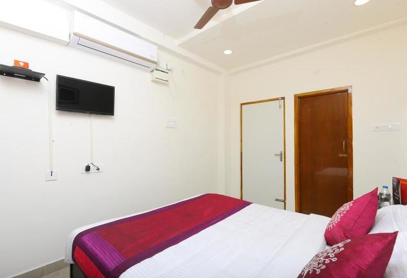 Hotel Oyo 10701 Moukthi Apartment 19
