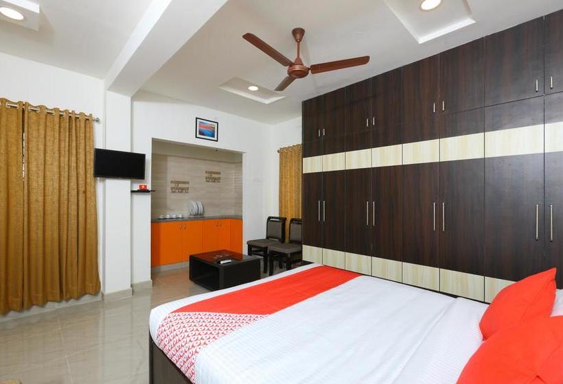 Hotel Oyo 10701 Moukthi Apartment 8