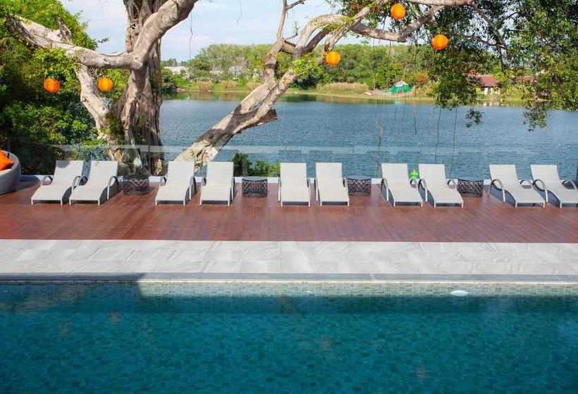 Resort The Lake Chalong 11