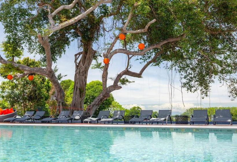 Resort The Lake Chalong 18