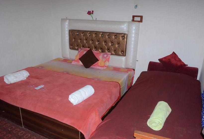 Hotel New Heaven Canal Guest House 16