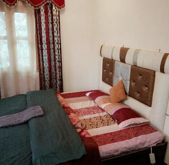 Hotel New Heaven Canal Guest House 2