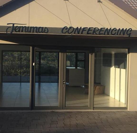 Bed and Breakfast Jemima S Hospitality Gonubie 12