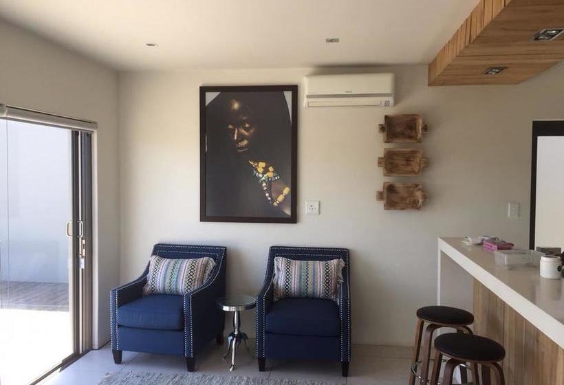 Bed and Breakfast Jemima S Hospitality Gonubie 4