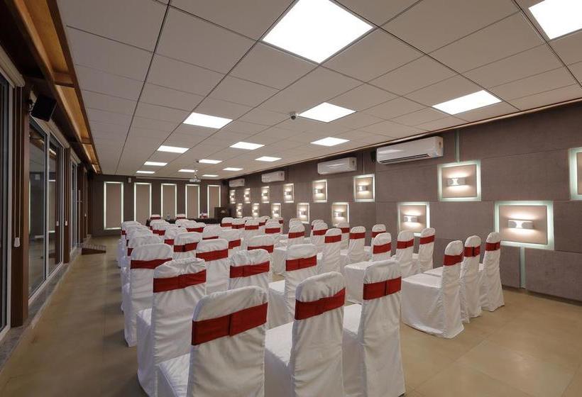 Fabhotel The Lotus Park Paldi 15