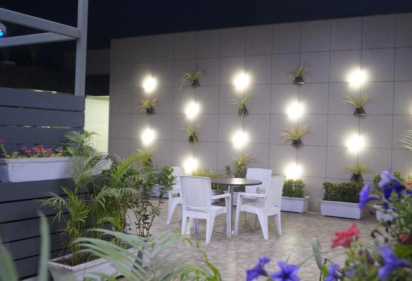 Fabhotel The Lotus Park Paldi 7