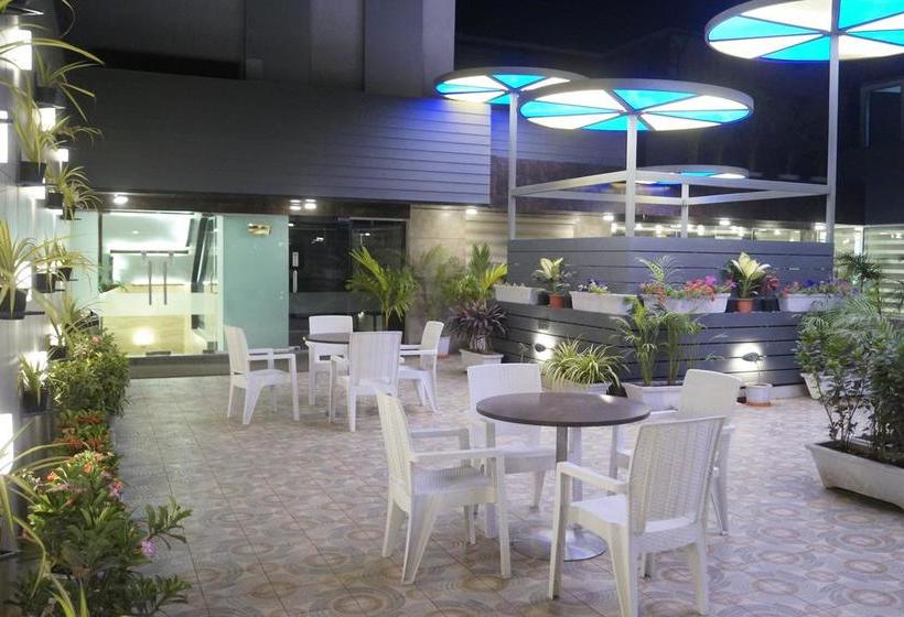 Fabhotel The Lotus Park Paldi 8