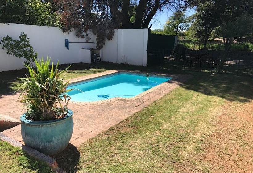 Bed and Breakfast Karoo Ouberg Guest Lodge 1