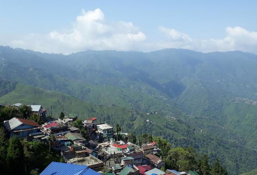 Bed and Breakfast Little Singamari Home Stay 1