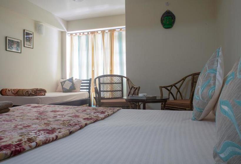 Bed and Breakfast Little Singamari Home Stay 19