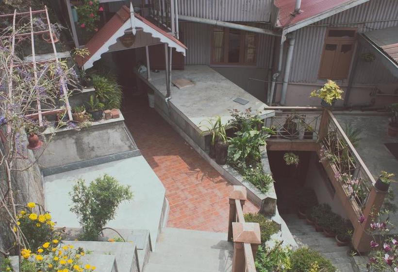 Bed and Breakfast Little Singamari Home Stay 6