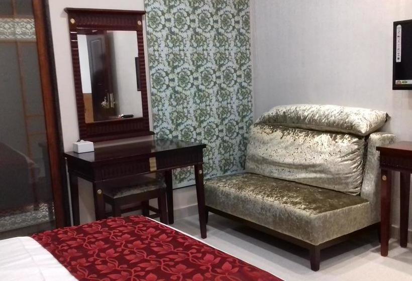 Hotel Oyo 11364 Eleven Heights Madhya Pradesh