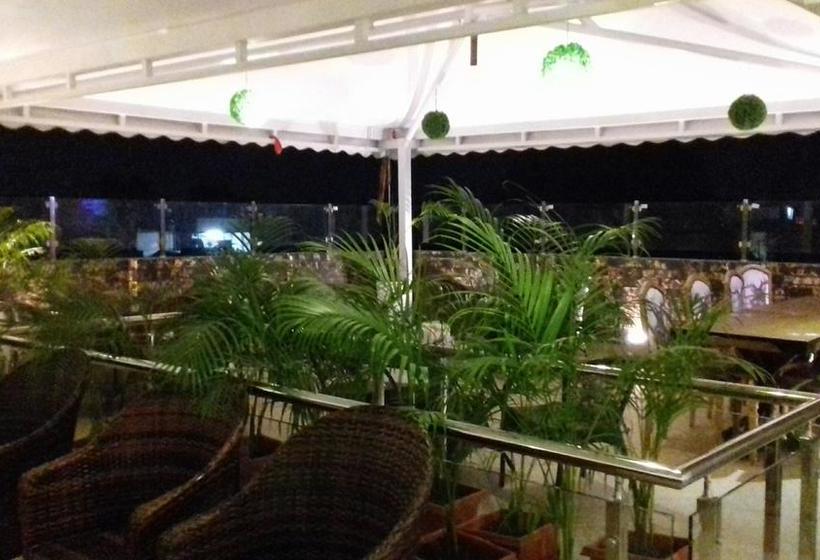 Hotel Oyo 11364 Eleven Heights 19