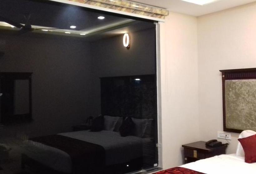 Hotel Oyo 11364 Eleven Heights 8