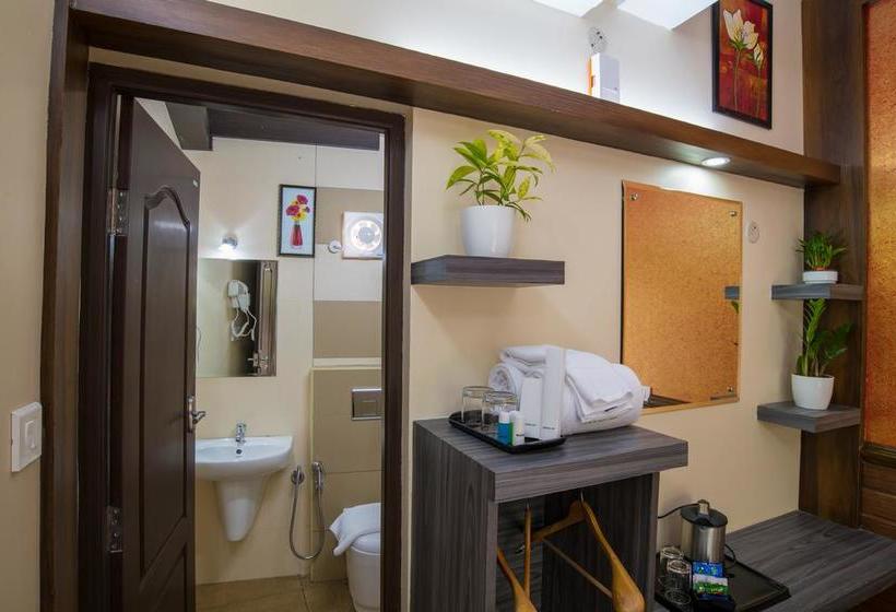 Hotel Gems 9 Airport 18