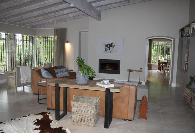 Hôtel Amberhall Guesthouse 13