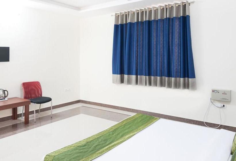 Hotel Treebo Annaya Royals 13