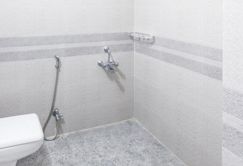 Hotel Treebo Annaya Royals 17