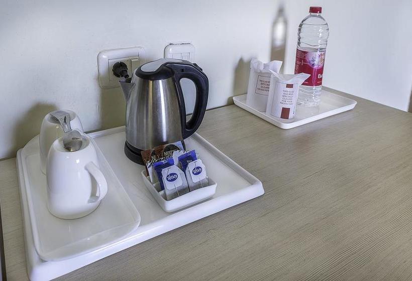 Hotel Treebo Annaya Royals 20