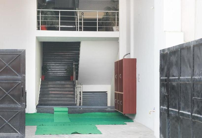 Hotel Treebo Annaya Royals 3