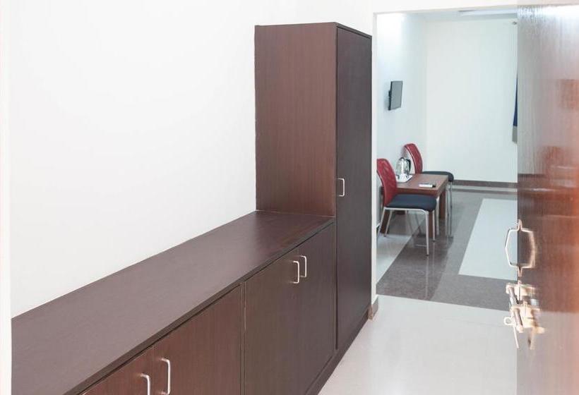 Hotel Treebo Annaya Royals 5