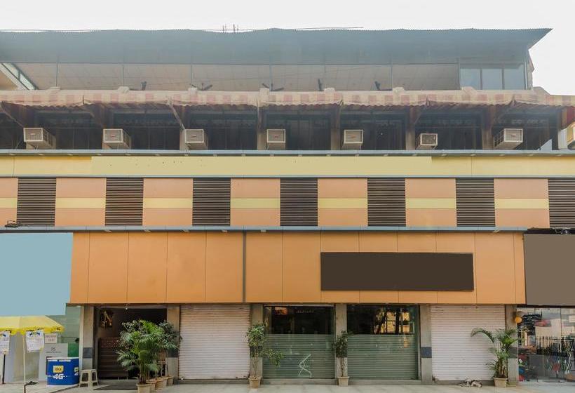 Oyo 11672 Hotel Shubham 2