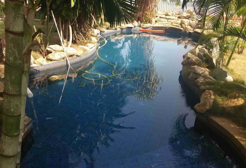 Resort Beach House 3