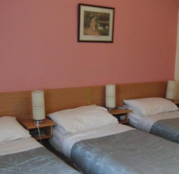 Hostel Spaze Paying Guest 13