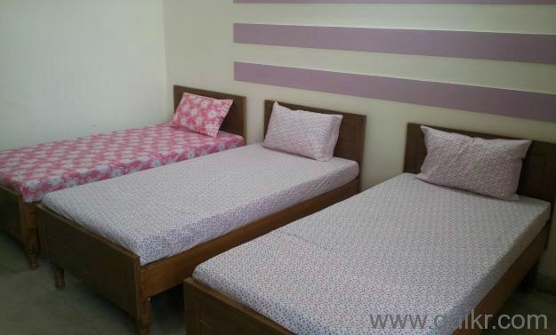 Hostel Spaze Paying Guest 14