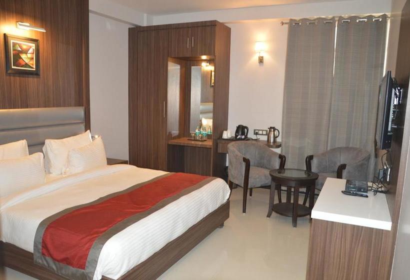 Hotel Amrapali Residency 13