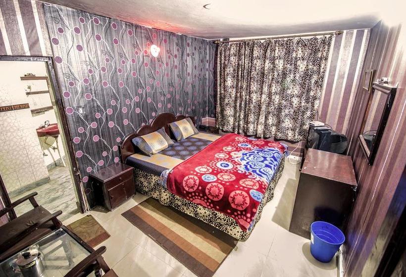 Hotel Holiday Plaza 11