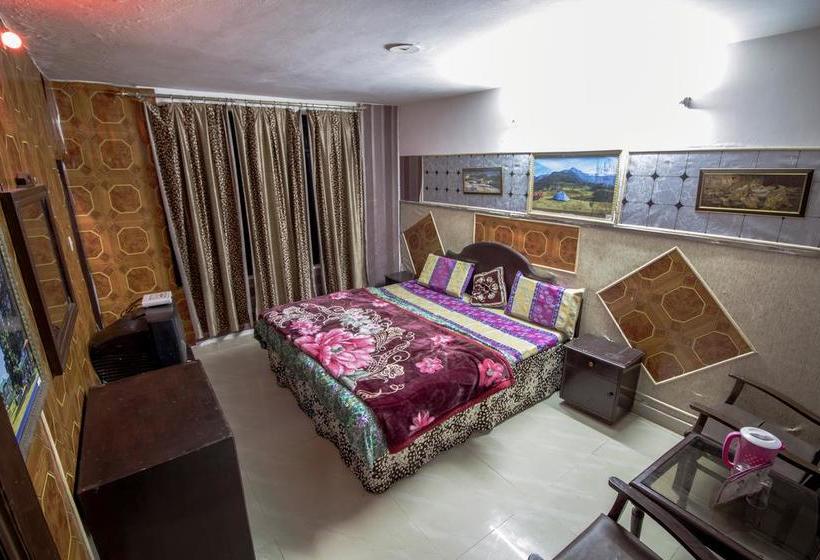 Hotel Holiday Plaza 15