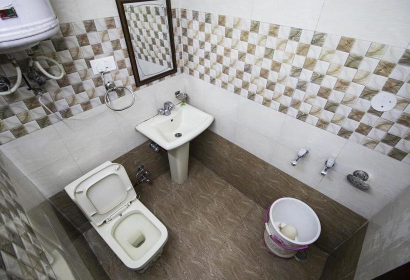 Hotel Holiday Plaza 18