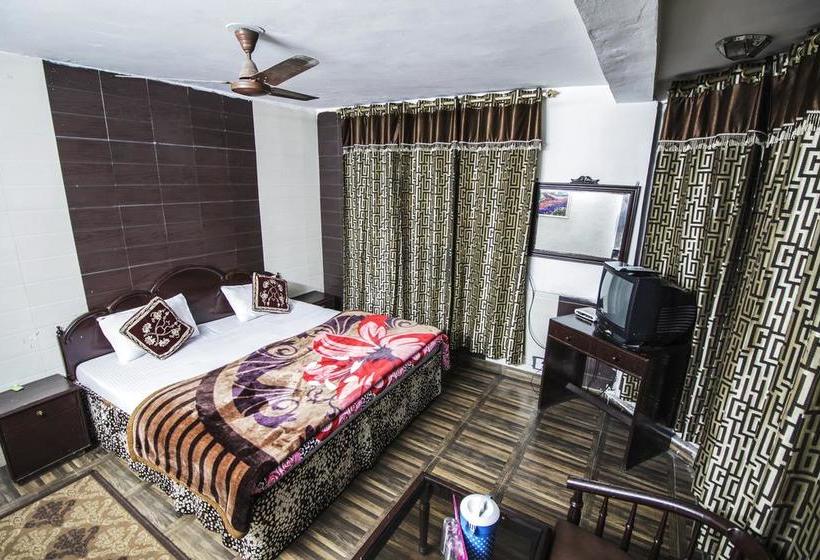 Hotel Holiday Plaza 19