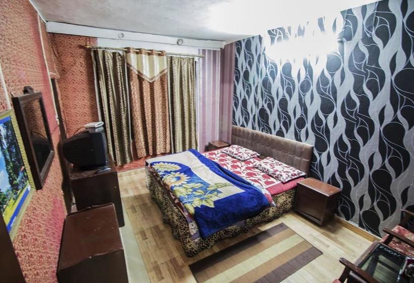 Hotel Holiday Plaza 4