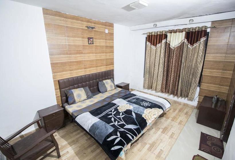 Hotel Holiday Plaza 5