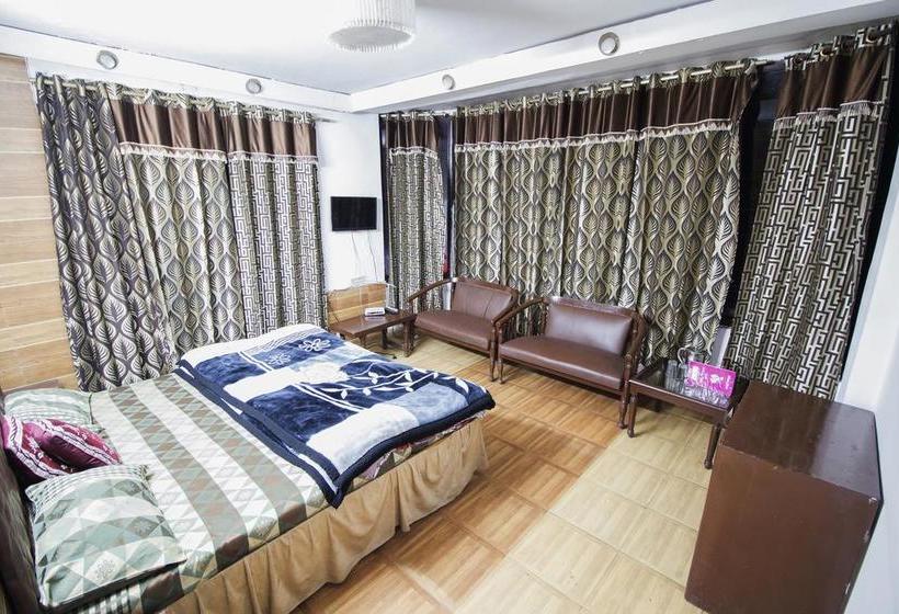 Hotel Holiday Plaza 6