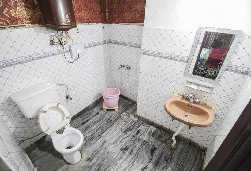 Hotel Holiday Plaza 8