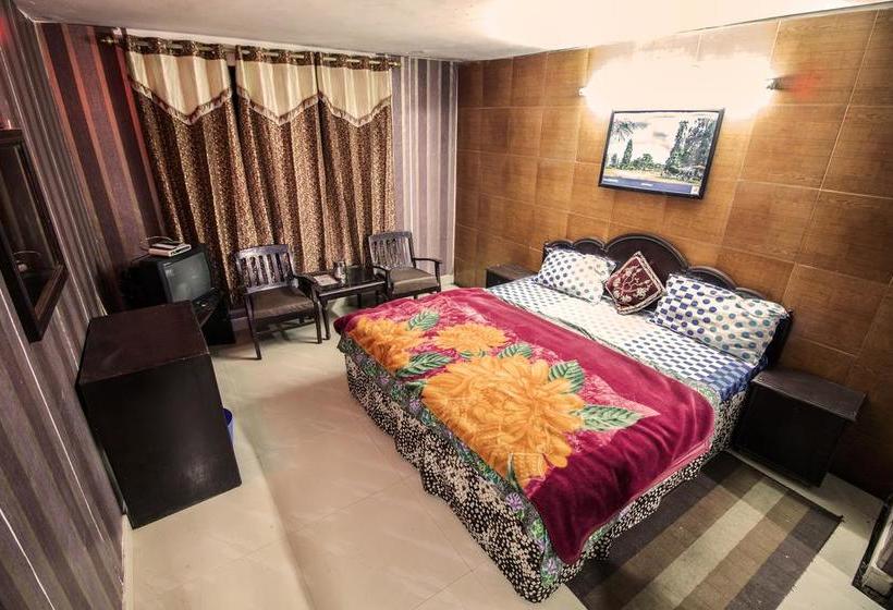 Hotel Holiday Plaza 9