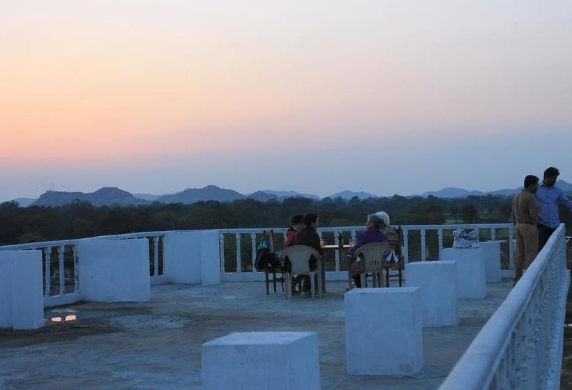 Dormitory Bed & Breakfast 3