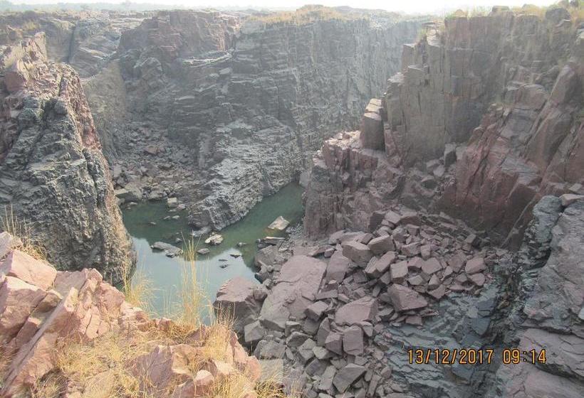 Dormitory Bed & Breakfast 9