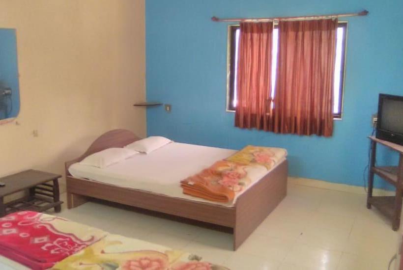 Hotel Hari Om Residency 7