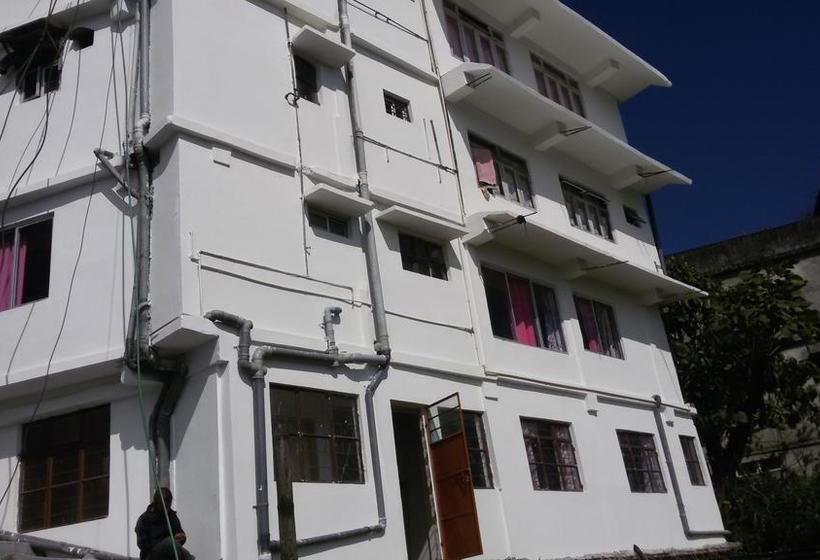Hotel Khangsangma Guest House